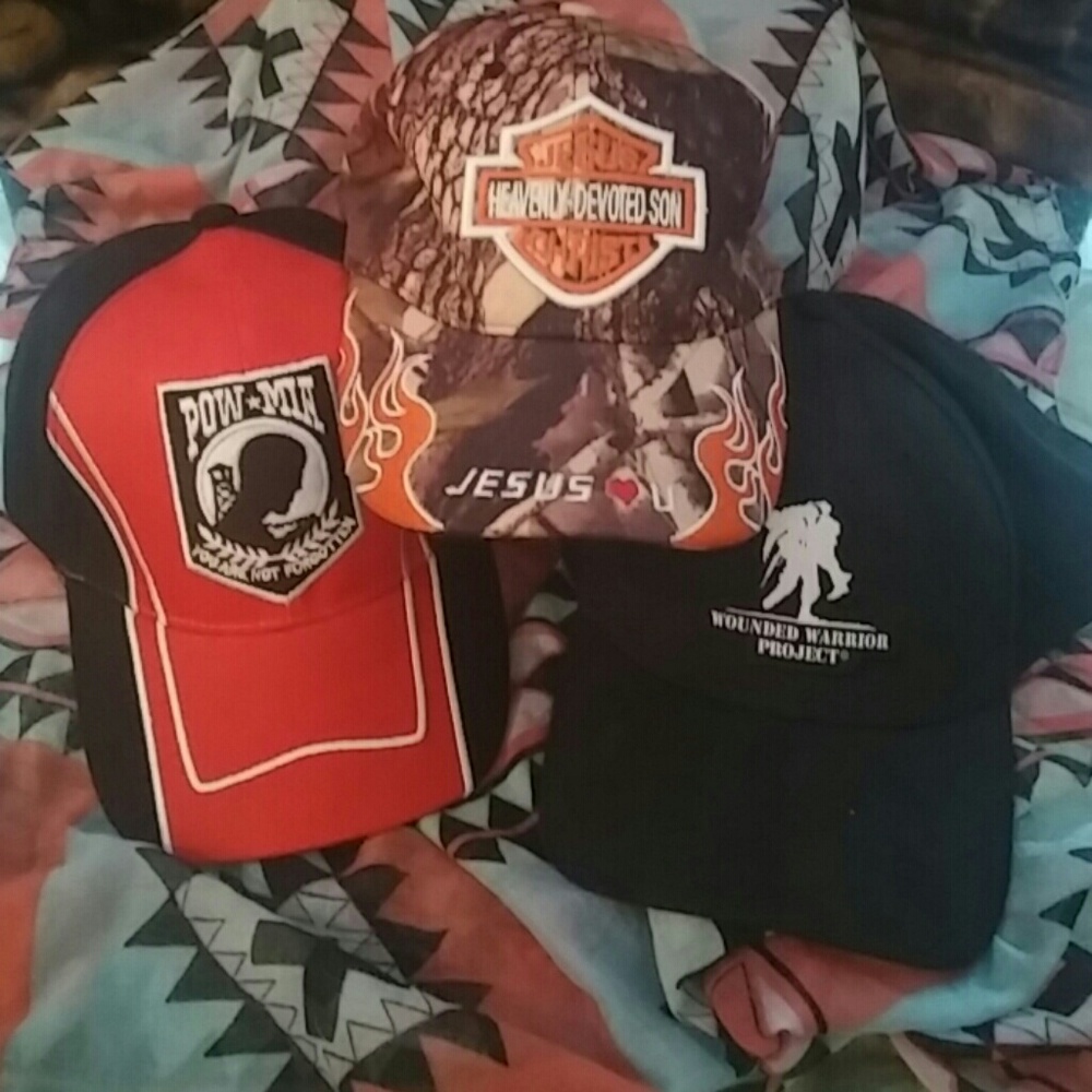 🚲Three BallCaps..